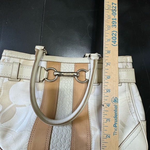 Coach Hampton Beige And Tan Canvas Logo‎ And Leather Accents And Trim Satchel. - Picture 3 of 12